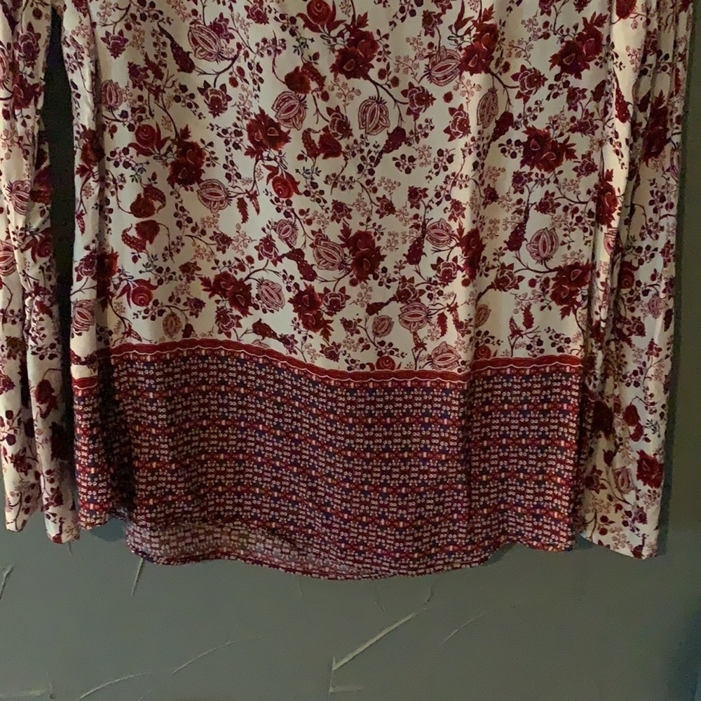 Flower pattern blouse - Picture 6 of 17